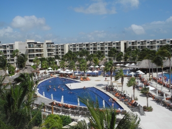 Blick über den Poolbereich Blick über den Poolbereich