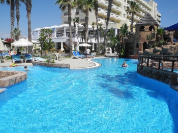 Blick über den Pool