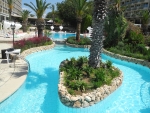 Verschlungener Pool