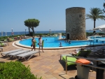 Turm im Pool
