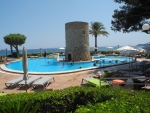 Pool mit Turm