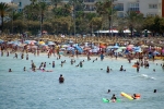 Sanf abfallender Strand