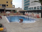 Pooldeck des Hotels Biniamar