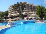 Hotel und Pool