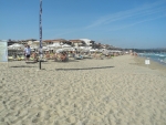 Strandabschnitt mit kostenlosen Liegen