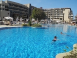 Großer Pool für Erwachsene