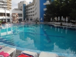 Großer Pool