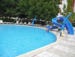 Kinderpool mit Rutsche