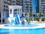 Kinderpool mit Rutsche