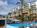 Hotel und Pool