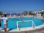 Wasserballpartie im Außenpool