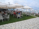 Sitzbereich der Pool-/Strandbar