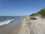 Blick den Strand entlang