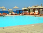 Pool mit Blick auf das Meer