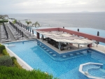 Poolbar als Swim Up Bar