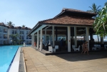 Große Poolbar