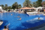 Großes Schwimmbecken