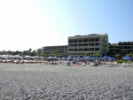 Haupthaus mit Strand