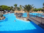 Hauptpool mit Insel