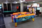 Air Hockey und Billard