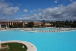Riesiger Pool