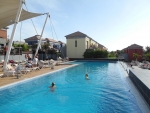 Pool vor der Restaurantterrasse