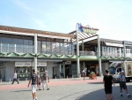 Luxusgeschäfte an der Strandpromenade