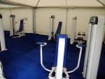 Fitnessstudio im Zelt