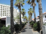 Weg neben dem Hotel