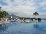 Pool mit Brücke