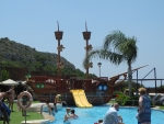 Kinderpool mit Piratenschiff