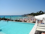 Pool mit Meerblick