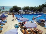 Pool mit Meerblick