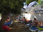 Zwischenbereich zwischen Pool und Strand
