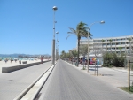 Küstenstraße und Strandpromenade