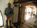 Ritter im Hotel