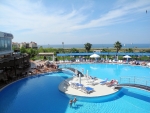 Liegeinsel im Pool