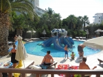 Kinderpool mit Rutsche
