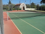 Tennis und Kapelle