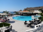 Hauptbecken mit Poolbar