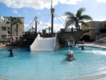 Kinderpool mit Spielgerät