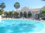 Wellnessbereich neben dem Pool