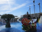 Kinderpool mit Piratenschiff
