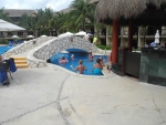 Swim-Up-Bar