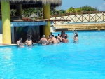 Swim-Up-Bar