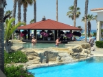 Swim-Up-Bar