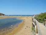 Holzstegen zum Strand