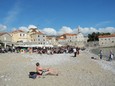 Stadtmauern neben dem Strand