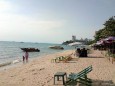 Rennbot am Strand von Pattaya