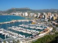 Playa El Boll, El Arenal - Calpe Boots- und Yachthafen und Promenade in Calpe